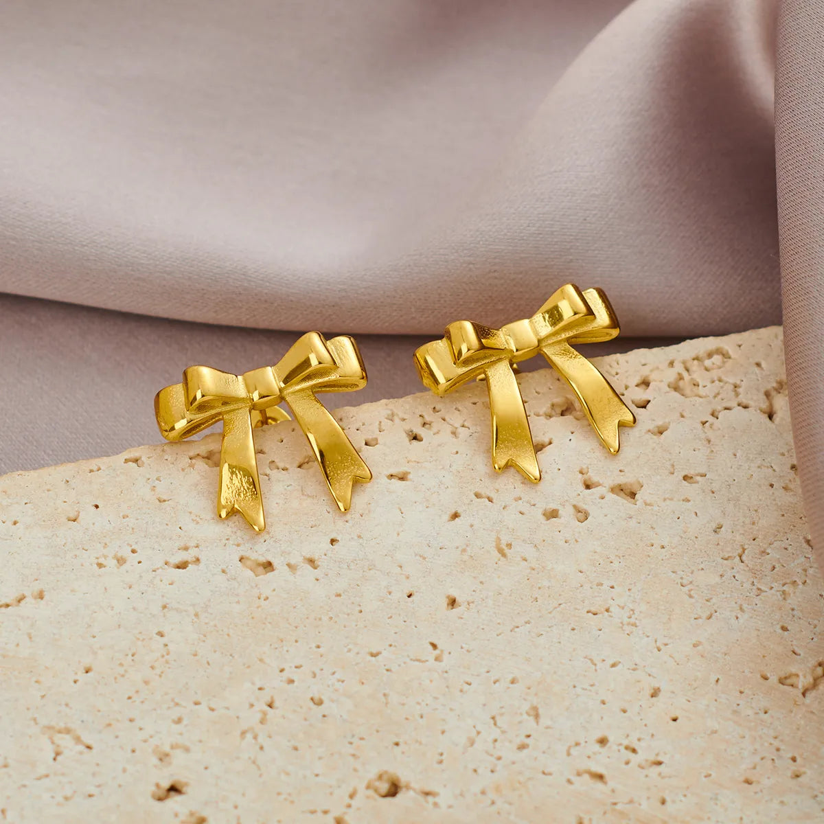 1 Pair Simple Style Classic Style Bow Knot Plating 304 Stainless Steel 18K Gold Plated Ear Studs