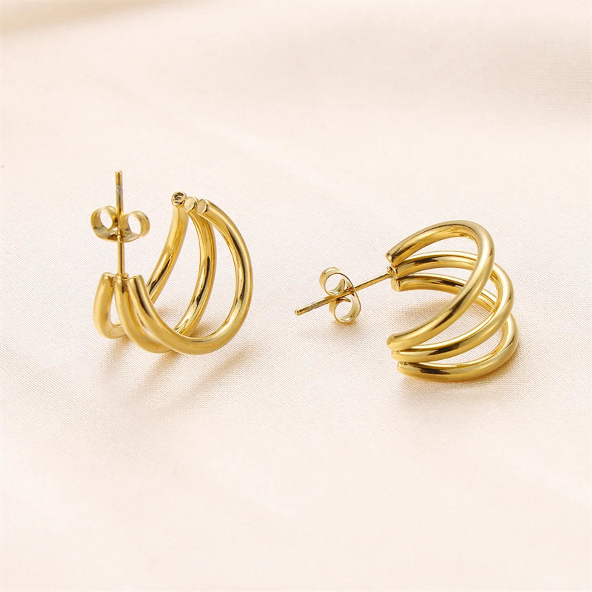 1 Pair Simple Style Classic Style C Shape Hollow Out Stainless Steel Ear Studs