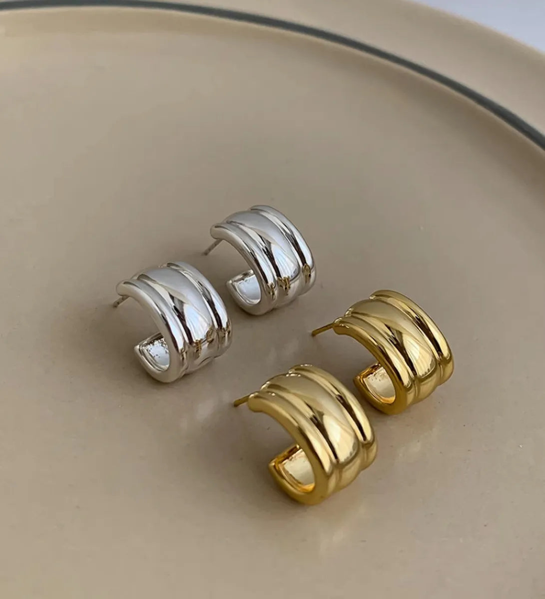 1 Pair Simple Style Classic Style C Shape Plating Titanium Steel 18k Gold Plated Ear Studs