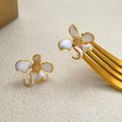 1 Pair Simple Style Classic Style Chrysanthemum Plating Copper 18K Gold Plated Ear Studs