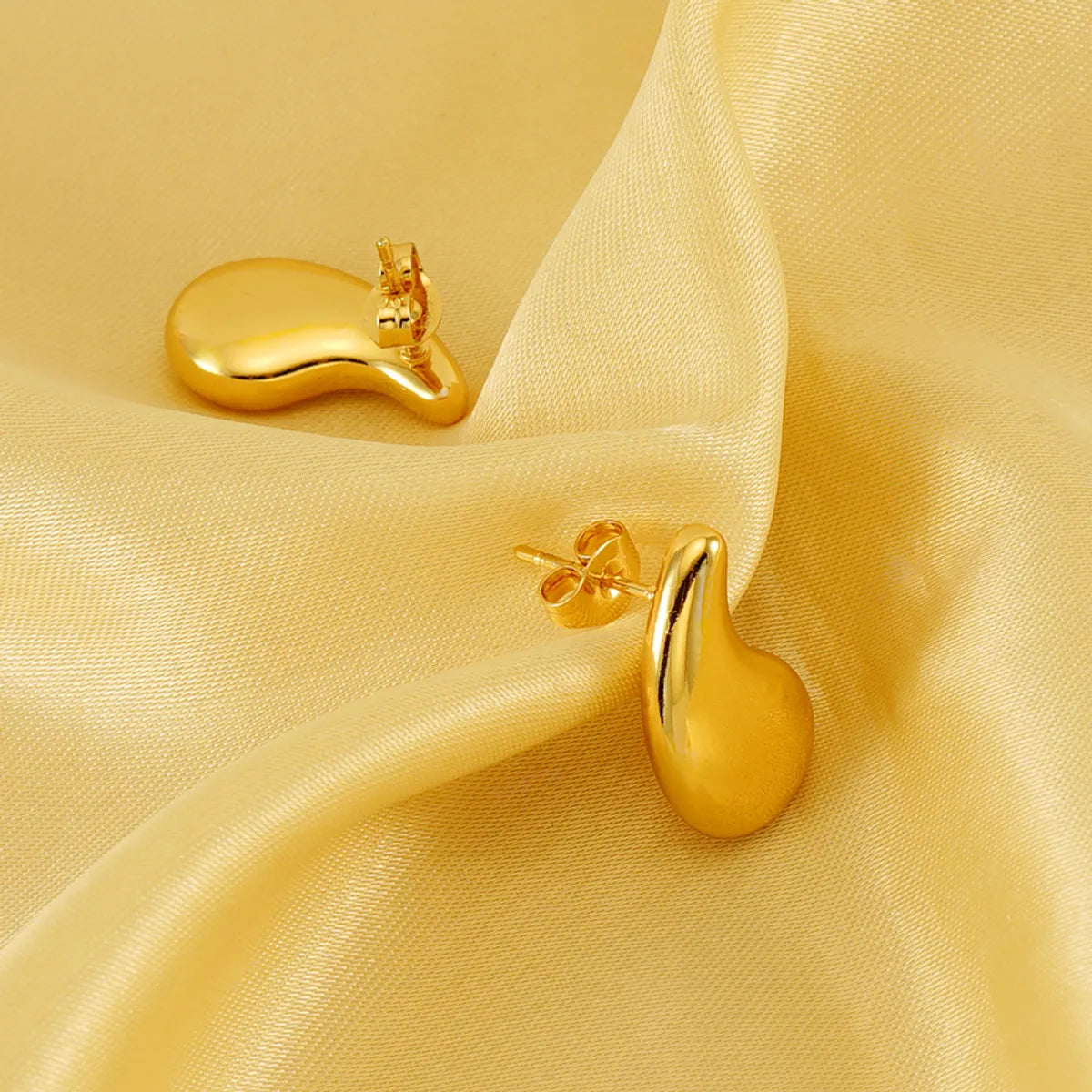 1 Pair Simple Style Classic Style Commute Solid Color Plating Stainless Steel Gold Plated Earrings