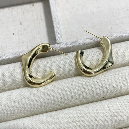 1 Pair Simple Style Classic Style Commute Waves Solid Color Copper Brass White Gold Plated Gold Plated Ear Studs