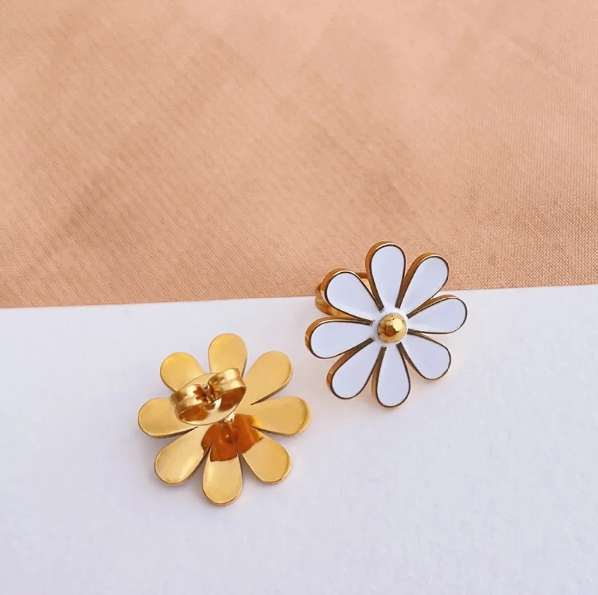 1 Pair Simple Style Classic Style Flower 304 Stainless Steel Titanium Steel 18K Gold Plated Ear Studs