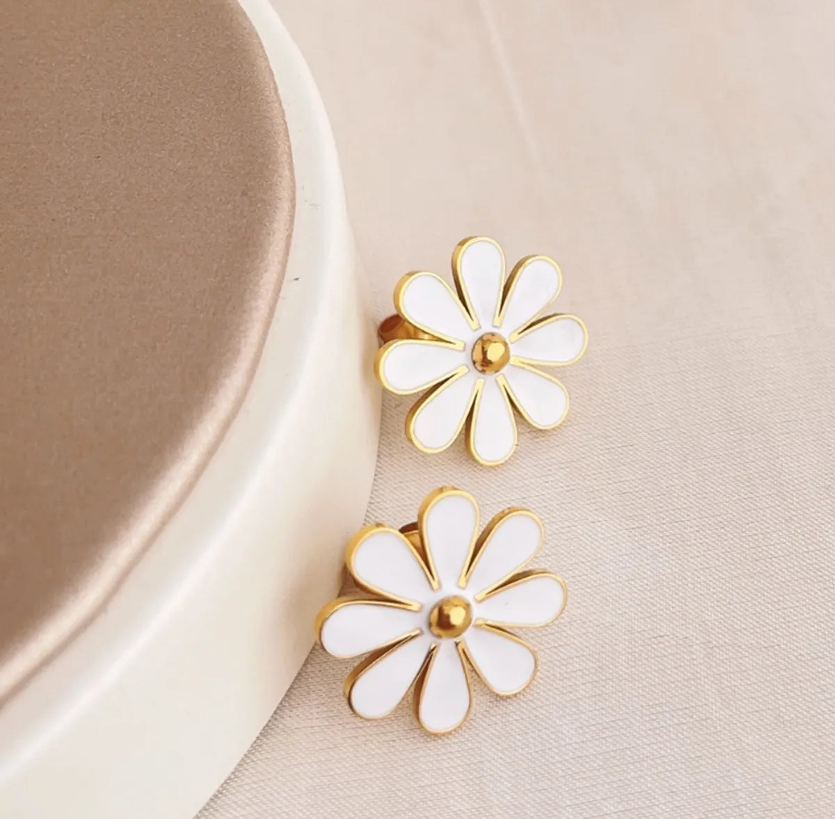 1 Pair Simple Style Classic Style Flower 304 Stainless Steel Titanium Steel 18K Gold Plated Ear Studs