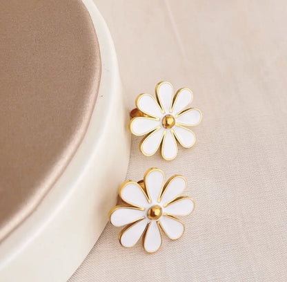 1 Pair Simple Style Classic Style Flower 304 Stainless Steel Titanium Steel 18K Gold Plated Ear Studs