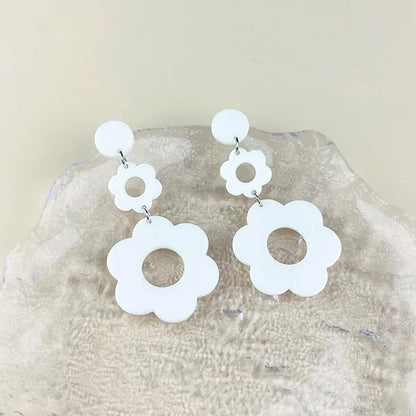 1 Pair Simple Style Classic Style Flower Hollow Out Arylic Drop Earrings