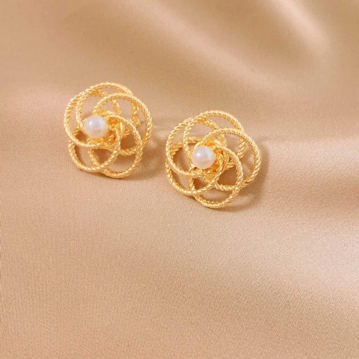 1 Pair Simple Style Classic Style Flower Inlay Alloy Pearl Ear Studs