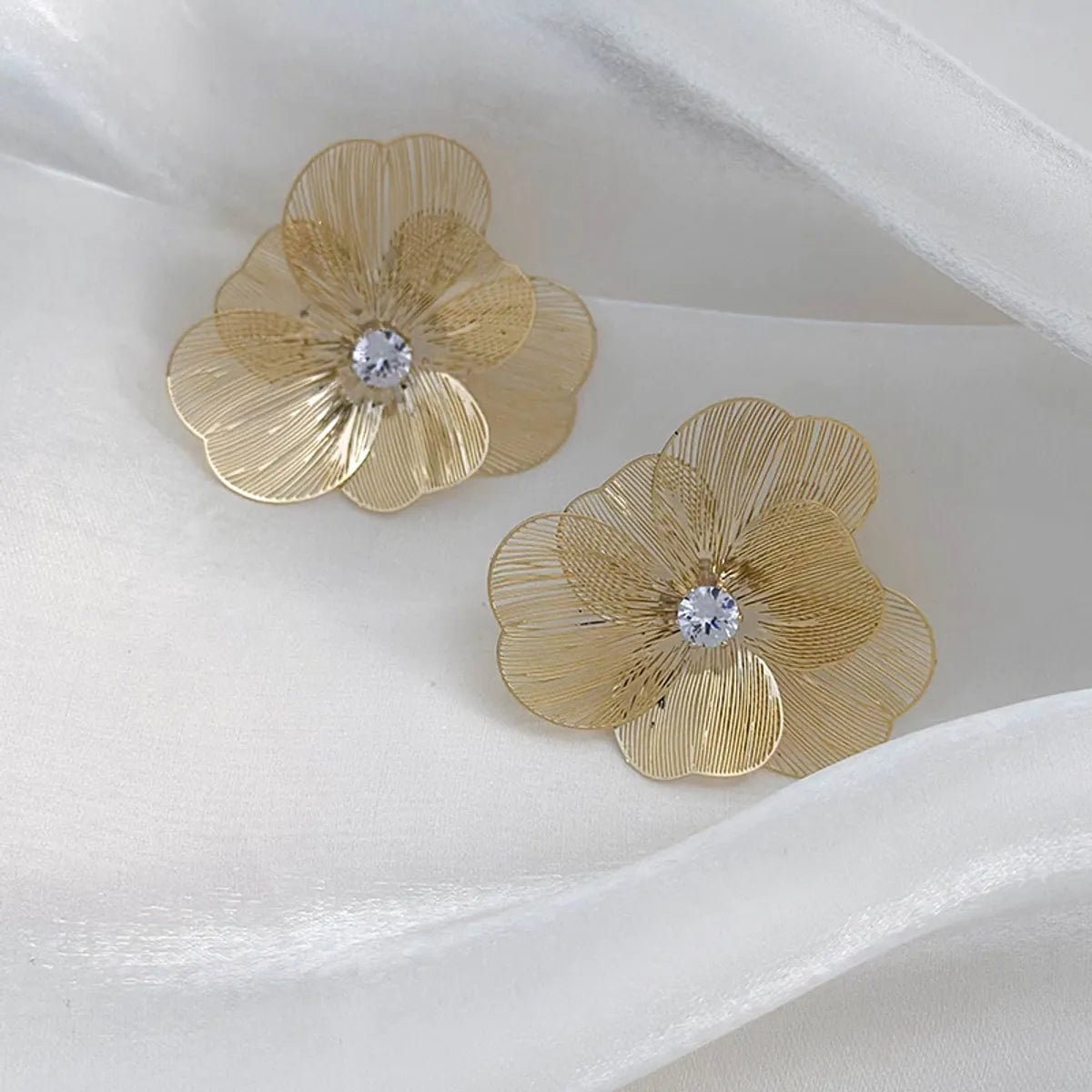 1 Pair Simple Style Classic Style Flower Inlay Copper Rhinestones Ear Studs