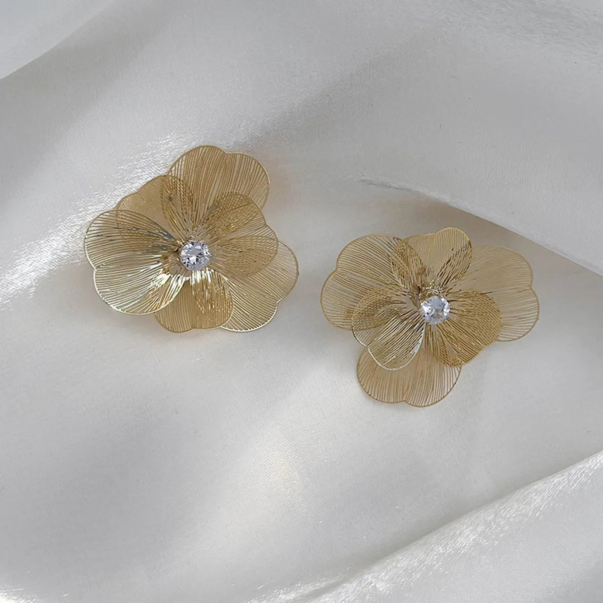 1 Pair Simple Style Classic Style Flower Inlay Copper Rhinestones Ear Studs