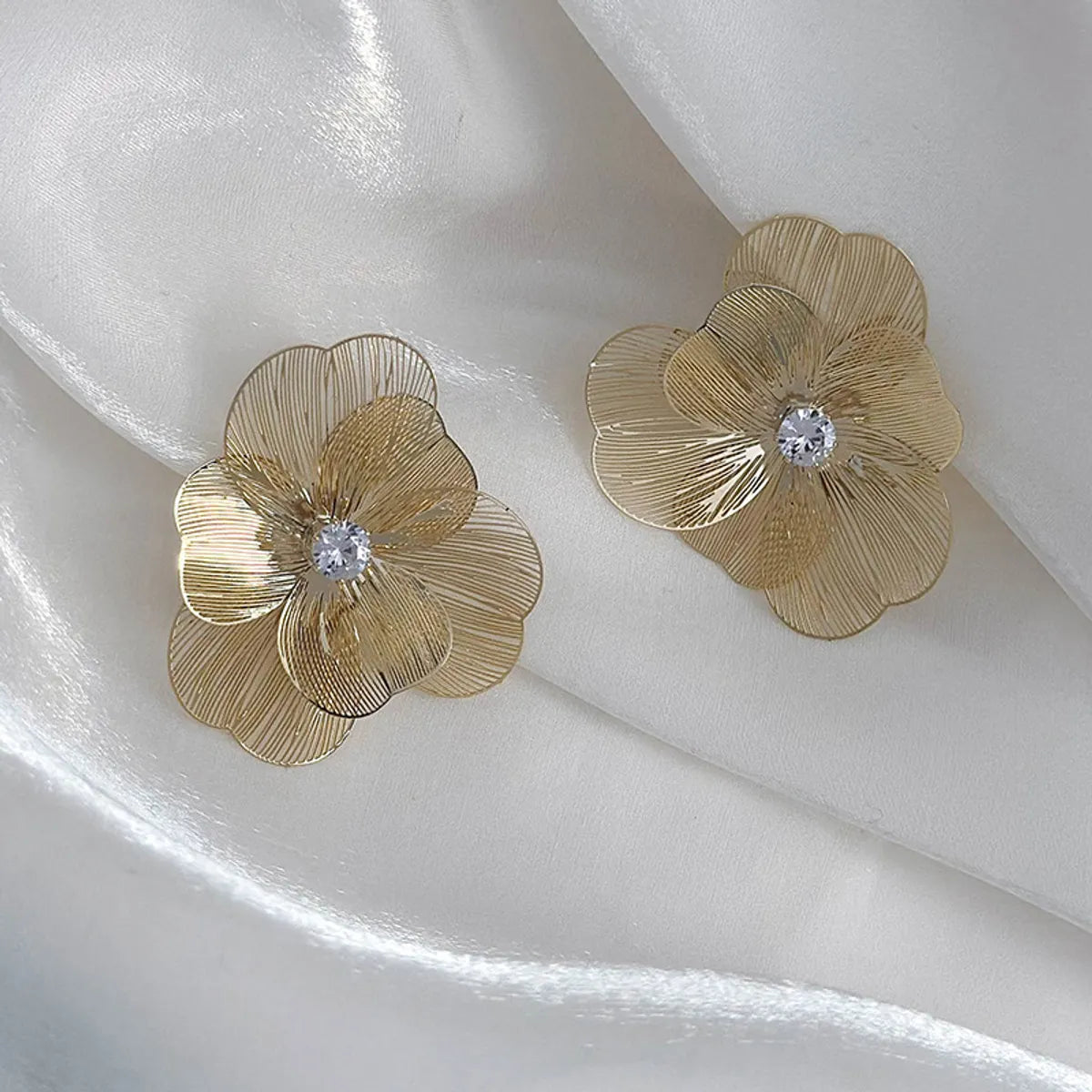 1 Pair Simple Style Classic Style Flower Inlay Copper Rhinestones Ear Studs