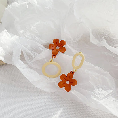 1 Pair Simple Style Classic Style Flower Patchwork Alloy Drop Earrings