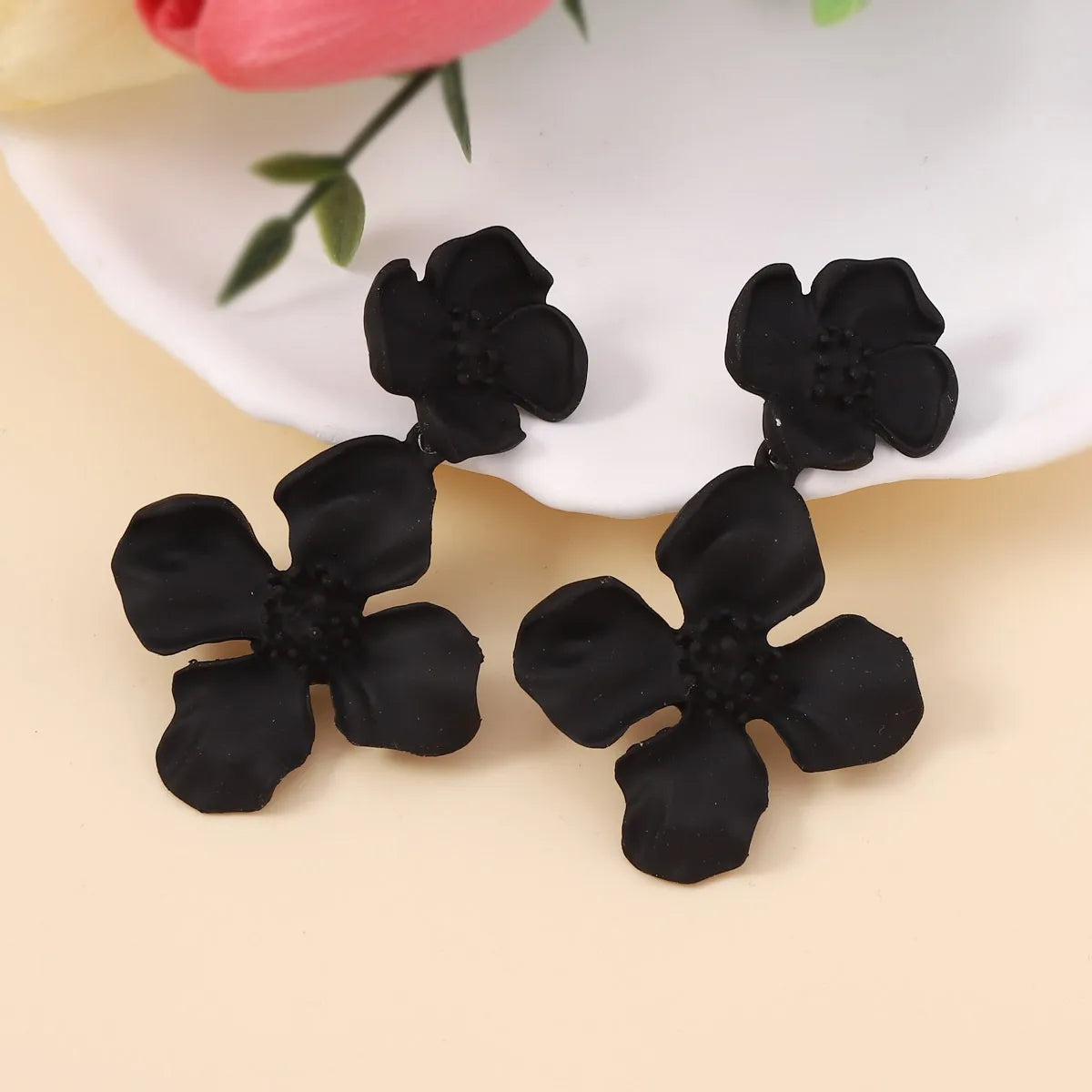 1 Pair Simple Style Classic Style Flower Patchwork Zinc Alloy Drop Earrings