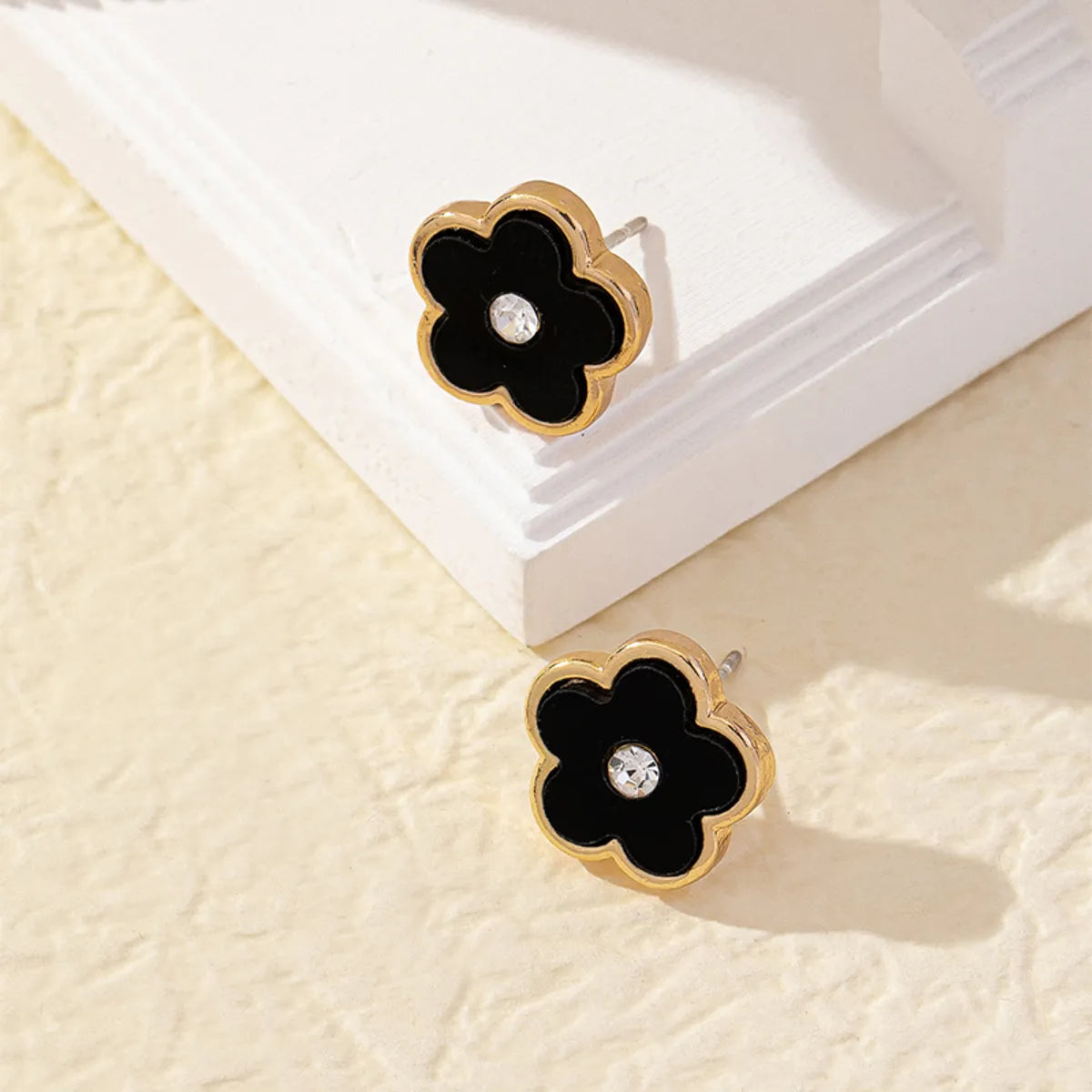 1 Pair Simple Style Classic Style Flower Plating Alloy Gold Plated Ear Studs