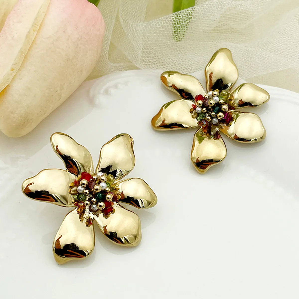 1 Pair Simple Style Classic Style Flower Plating Inlay 304 Stainless Steel Pearl Zircon 14K Gold Plated Ear Studs