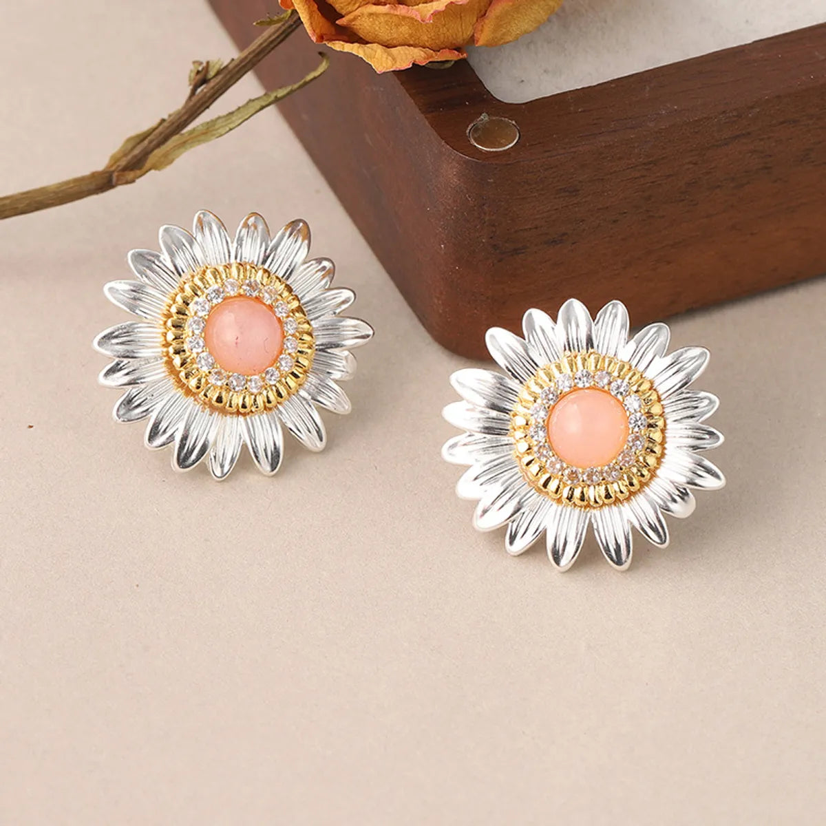 1 Pair Simple Style Classic Style Flower Plating Inlay Copper Natural Stone Zircon 18k Gold Plated Ear Studs