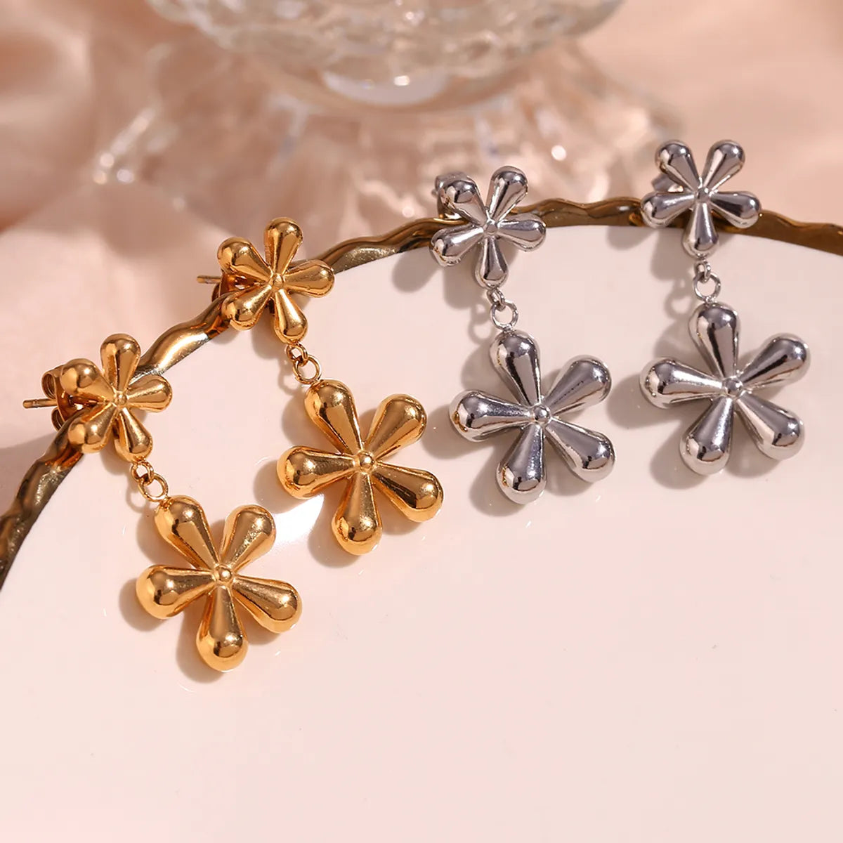 1 Pair Simple Style Classic Style Flower Plating Stainless Steel 18k Gold Plated Ear Studs