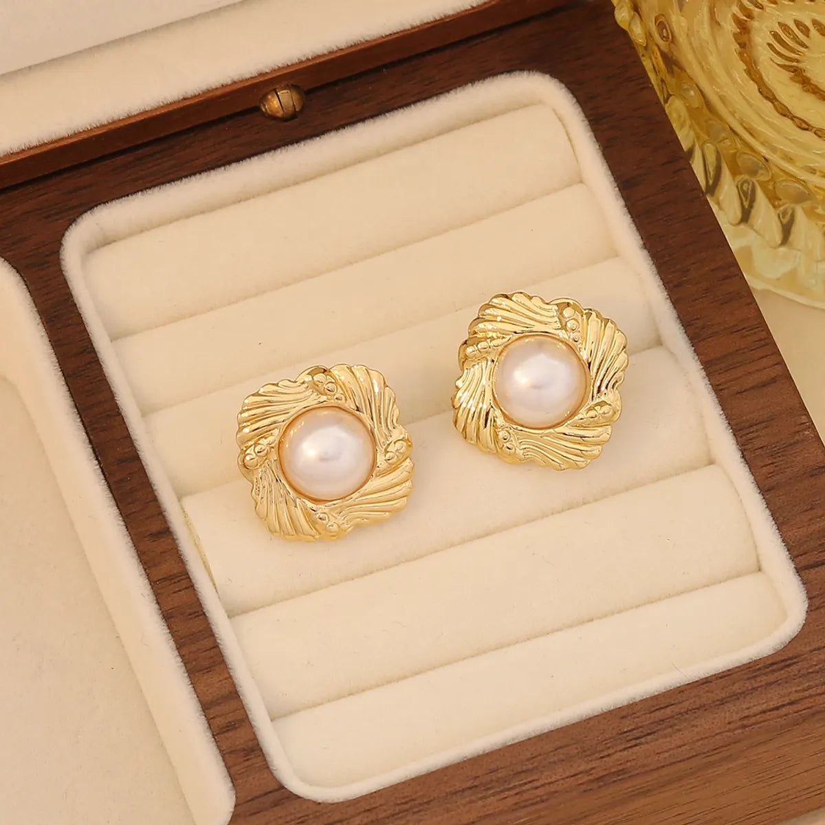 1 Pair Simple Style Classic Style Heart Shape Flower Plating Inlay 304 Stainless Steel Artificial Pearls 18K Gold Plated Ear Studs