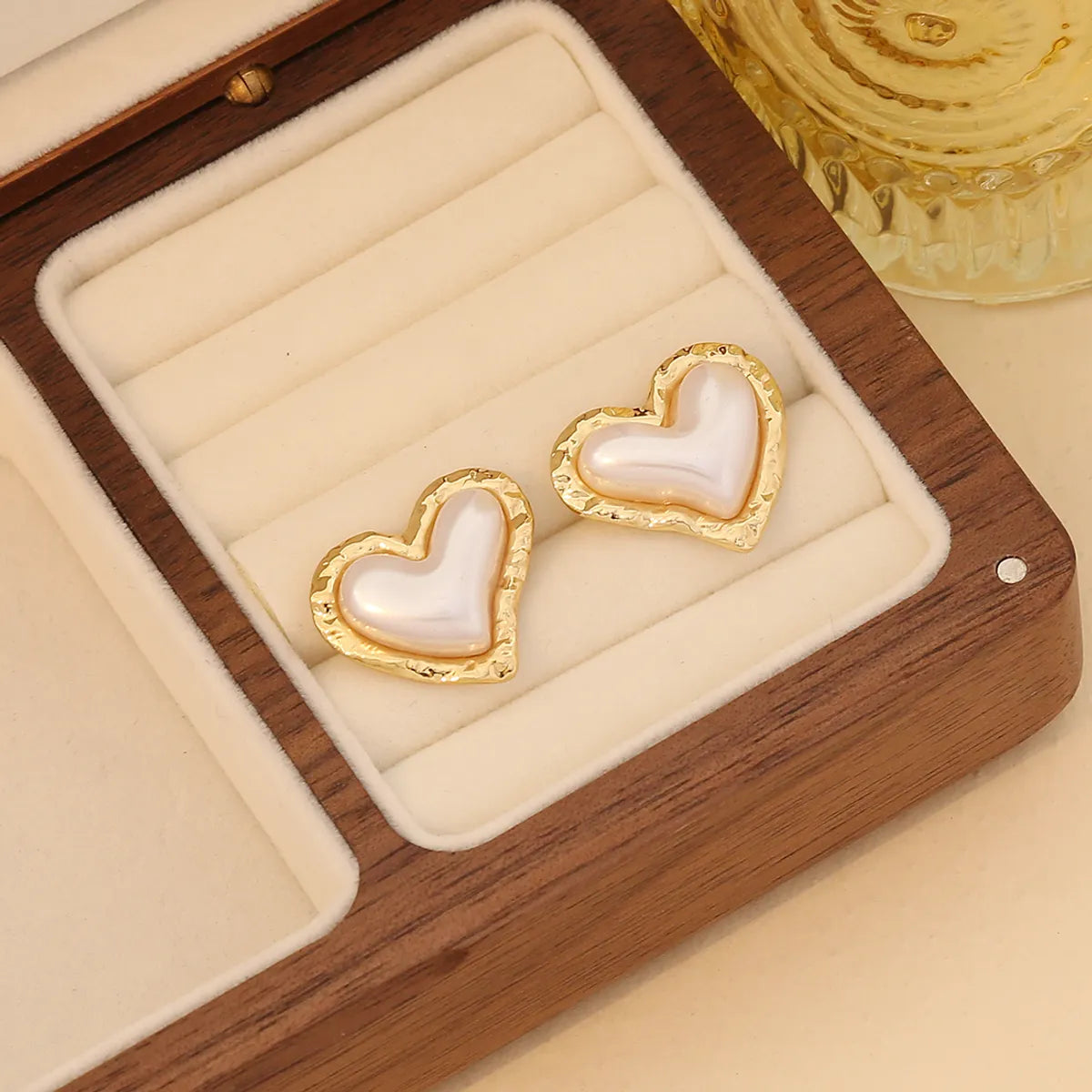 1 Pair Simple Style Classic Style Heart Shape Flower Plating Inlay 304 Stainless Steel Artificial Pearls 18K Gold Plated Ear Studs