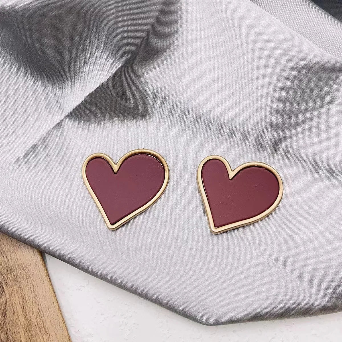 1 Pair Simple Style Classic Style Heart Shape Inlay 201 Stainless Steel Acrylic Gold Plated Ear Studs