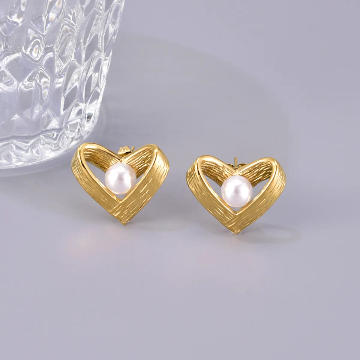 1 Pair Simple Style Classic Style Heart Shape Inlay 304 Stainless Steel Titanium Steel Artificial Pearls 18K Gold Plated Ear Studs