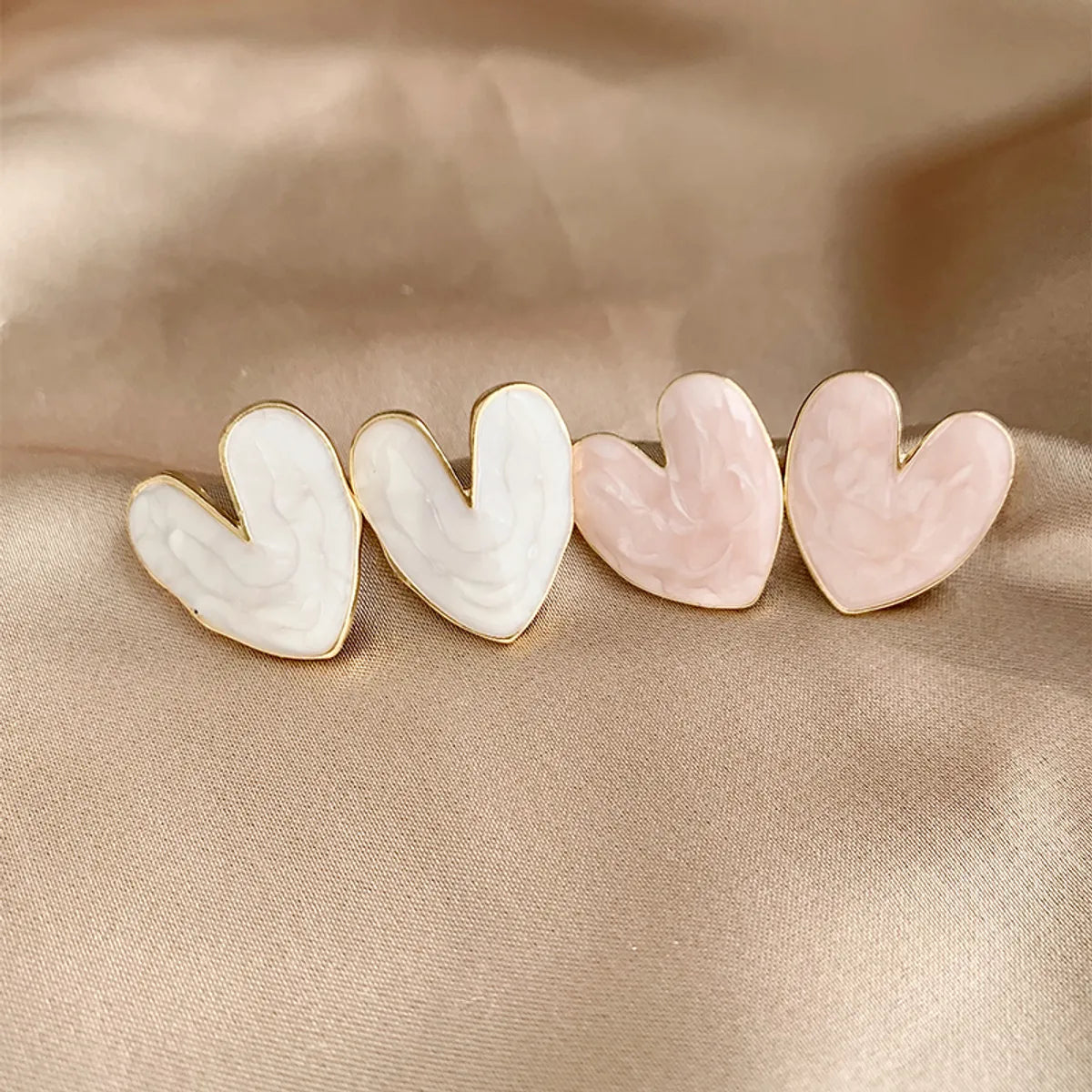 1 Pair Simple Style Classic Style Heart Shape Plating Alloy Gold Plated Ear Studs