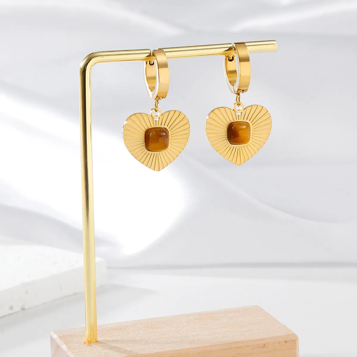 1 Pair Simple Style Classic Style Heart Shape Plating Inlay 304 Stainless Steel Tiger Eye 18K Gold Plated Drop Earrings