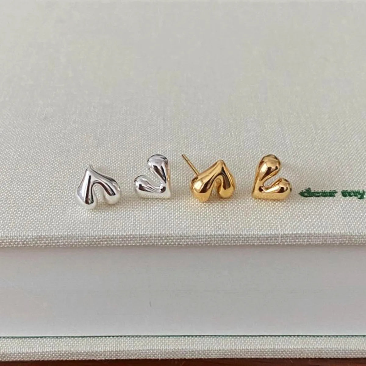 1 Pair Simple Style Classic Style Heart Shape Plating Sterling Silver 18k Gold Plated White Gold Plated Ear Studs