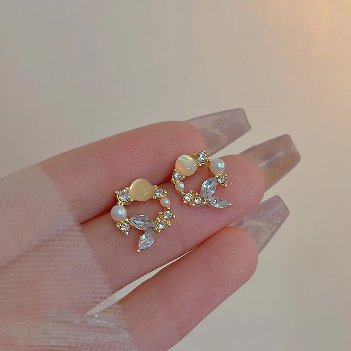 1 Pair Simple Style Classic Style Leaves Plating Inlay Alloy Rhinestones 14K Gold Plated Ear Studs