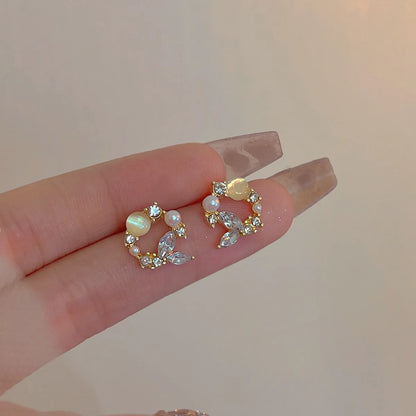 1 Pair Simple Style Classic Style Leaves Plating Inlay Alloy Rhinestones 14K Gold Plated Ear Studs