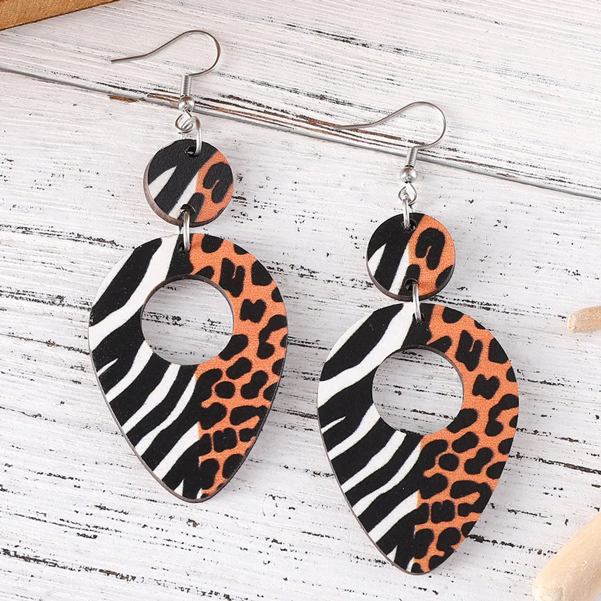 1 Pair Simple Style Classic Style Leopard Wood Drop Earrings