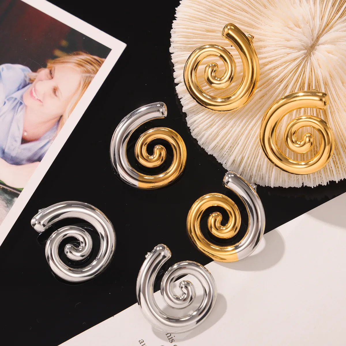 1 Pair Simple Style Classic Style Lines Spiral Plating 304 Stainless Steel 18K Gold Plated Ear Studs