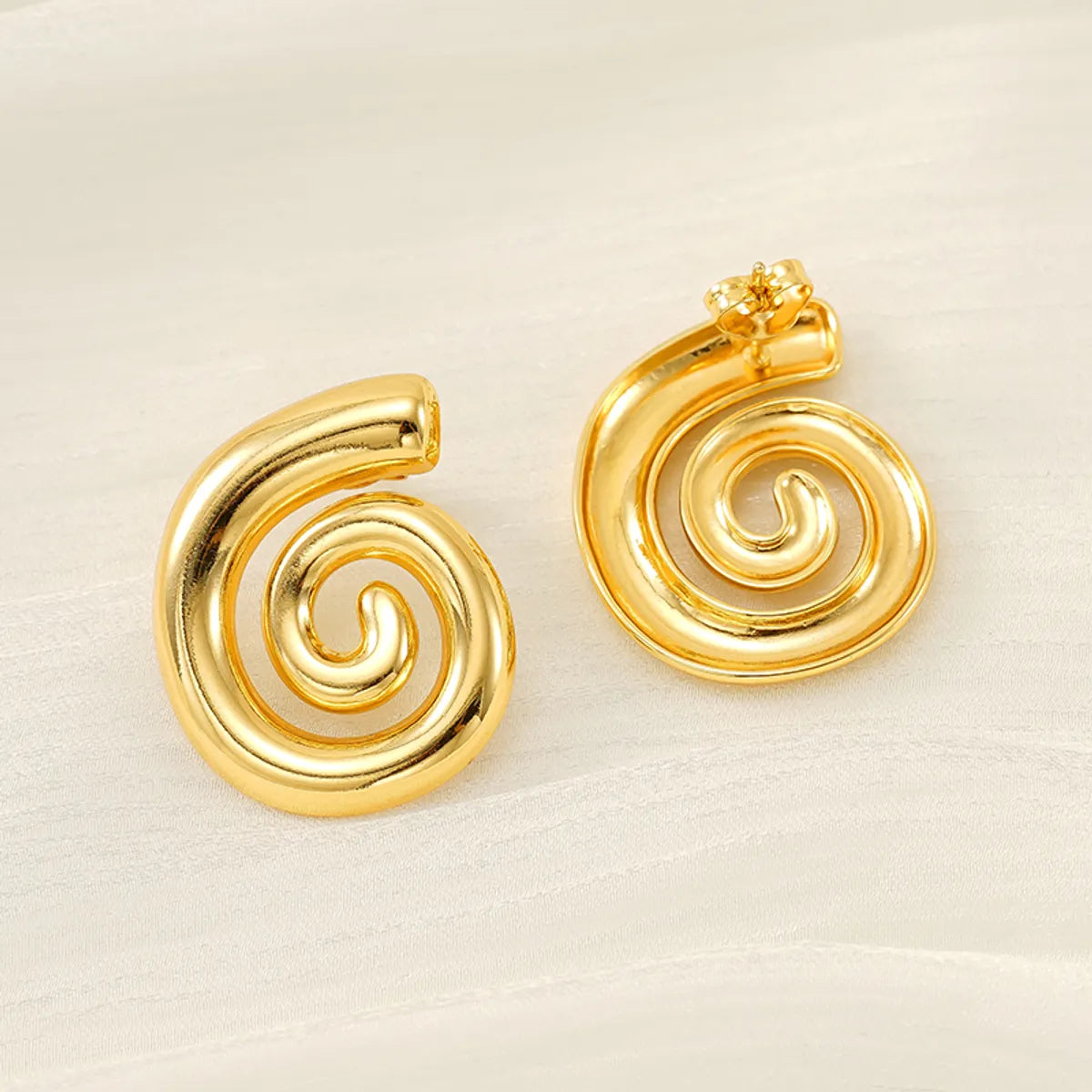 1 Pair Simple Style Classic Style Lines Spiral Stripe 304 Stainless Steel 18K Gold Plated Ear Studs