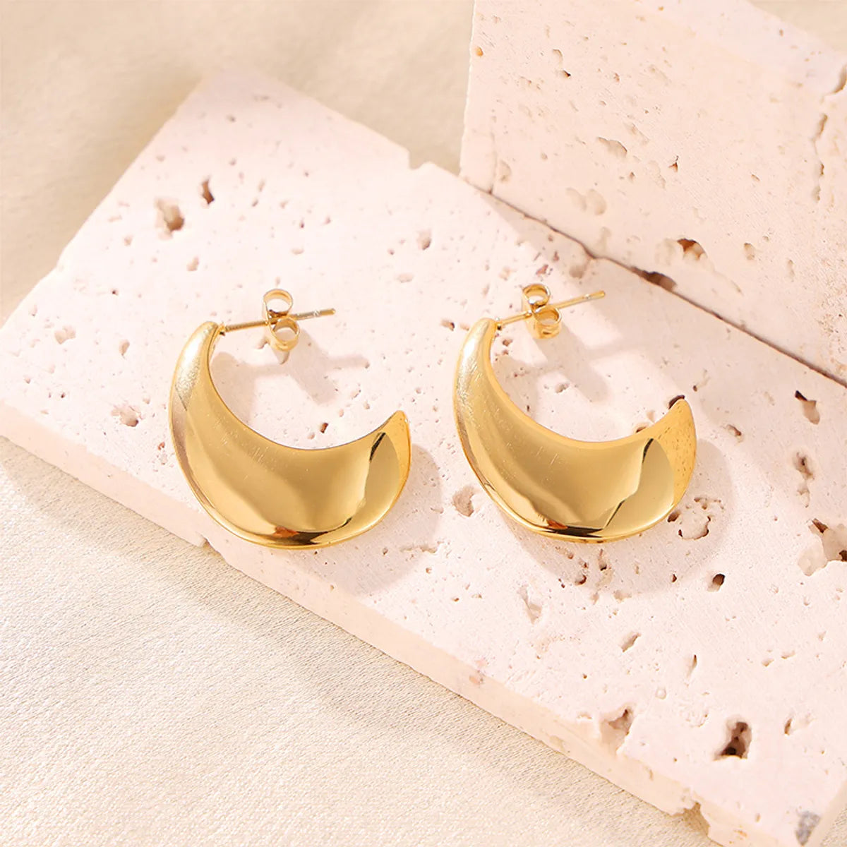 1 Pair Simple Style Classic Style Moon Plating Stainless Steel 18k Gold Plated Ear Studs