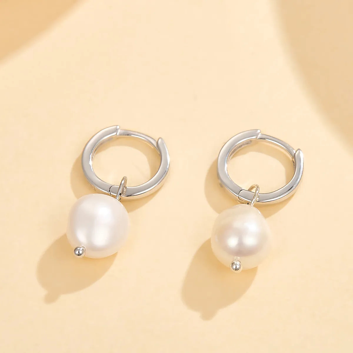 1 Pair Simple Style Classic Style Pearl Plating Inlay Freshwater Pearl Sterling Silver Freshwater Pearl Pearl Zircon White Gold Plated Gold Plated Drop Earrings