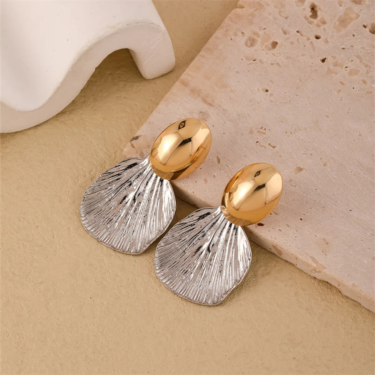 1 Pair Simple Style Classic Style Shell Irregular Plating Stainless Steel Gold Plated Drop Earrings