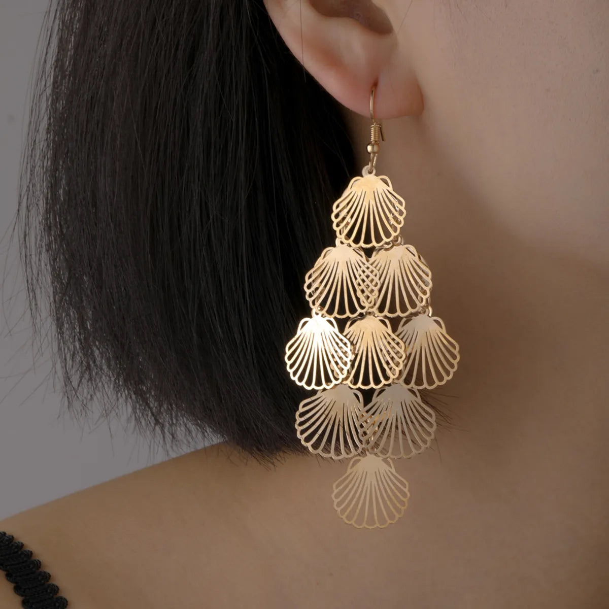 1 Pair Simple Style Classic Style Shell Plating Iron Gold Plated Drop Earrings