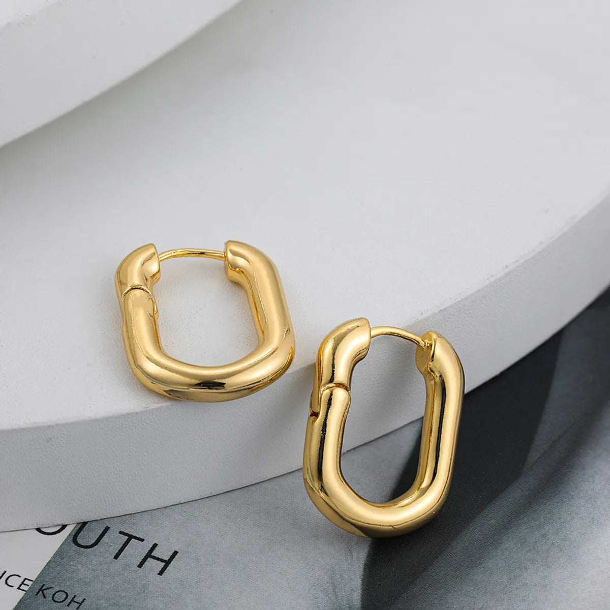 1 Pair Simple Style Classic Style Solid Color Inlay Copper Zircon Hoop Earrings