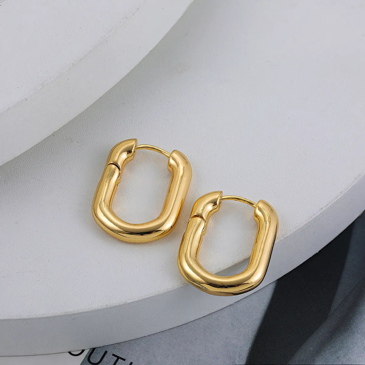 1 Pair Simple Style Classic Style Solid Color Inlay Copper Zircon Hoop Earrings