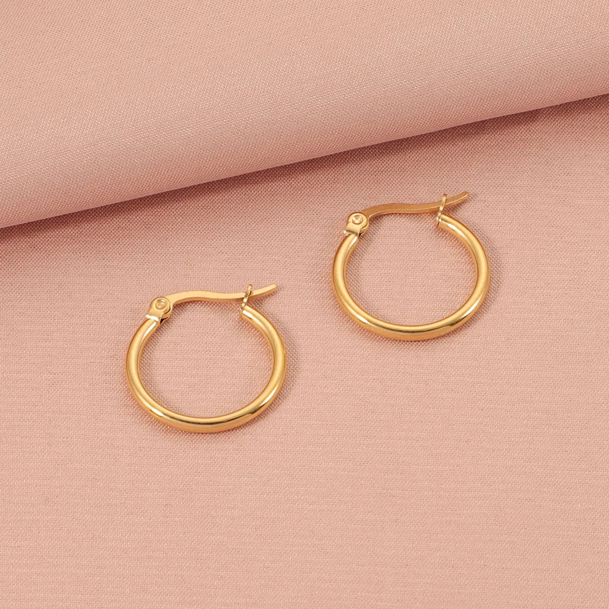 1 Pair Simple Style Classic Style Solid Color Plating 304 Stainless Steel 18K Gold Plated Earrings