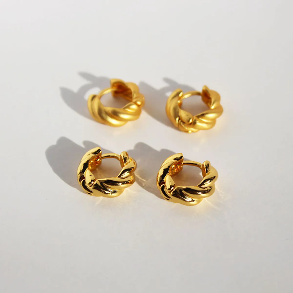 1 Pair Simple Style Classic Style Solid Color Plating Brass 24K Gold Plated Ear Studs