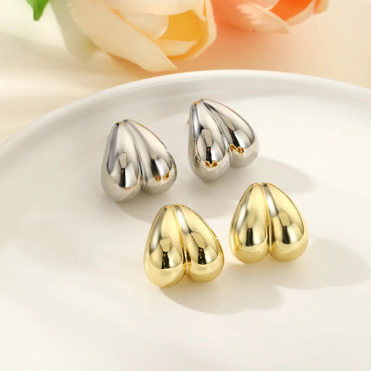 1 Pair Simple Style Classic Style Solid Color Plating Copper Gold Plated Ear Studs