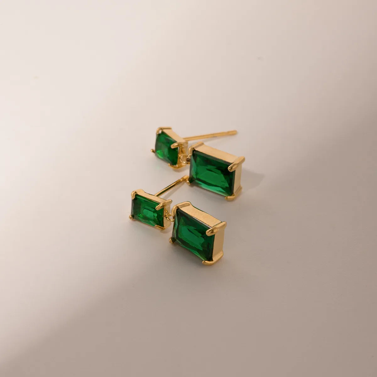 1 Pair Simple Style Classic Style Solid Color Plating Inlay 304 Stainless Steel Zircon 18K Gold Plated Ear Studs