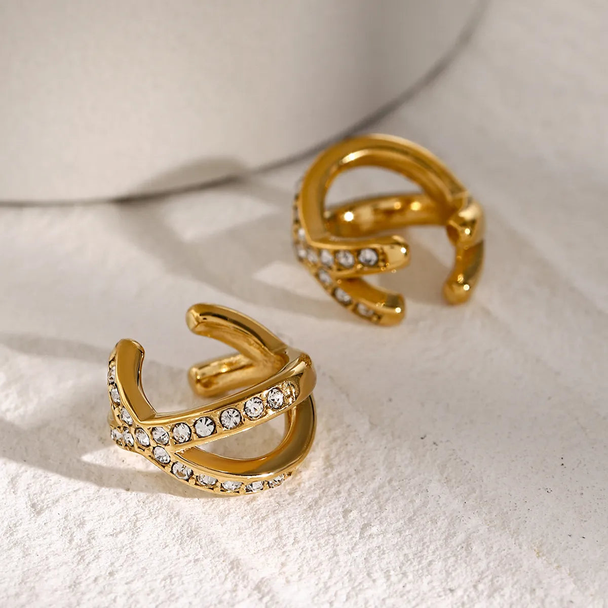 1 Pair Simple Style Classic Style Solid Color Plating Inlay 316 Stainless Steel  Rhinestones 18K Gold Plated Ear Cuffs