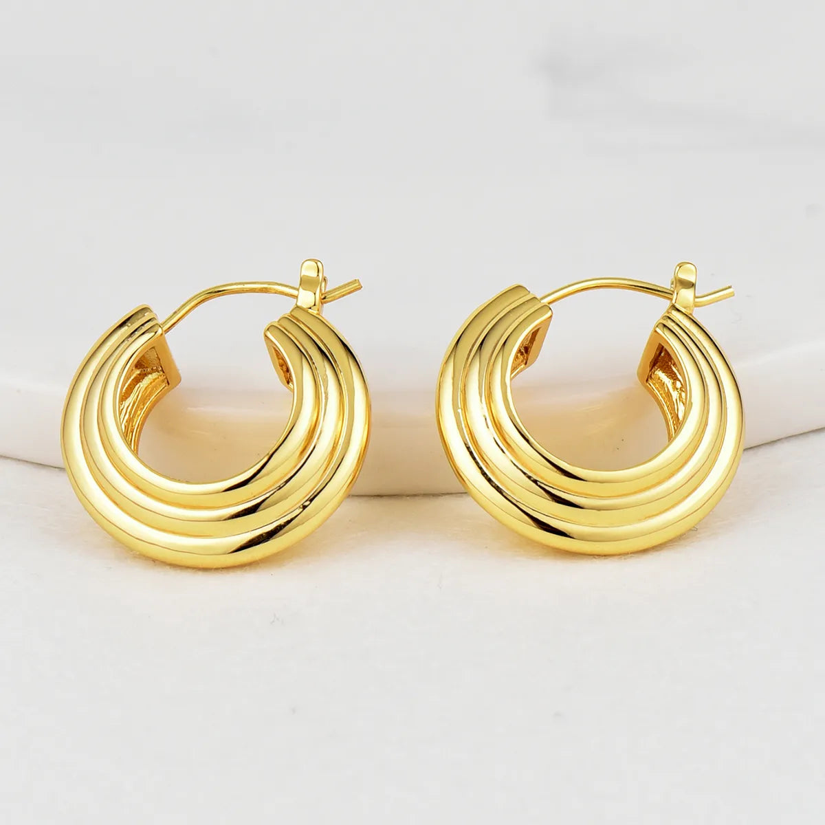 1 Pair Simple Style Classic Style Solid Color Plating Inlay Brass Zircon 18K Gold Plated Earrings