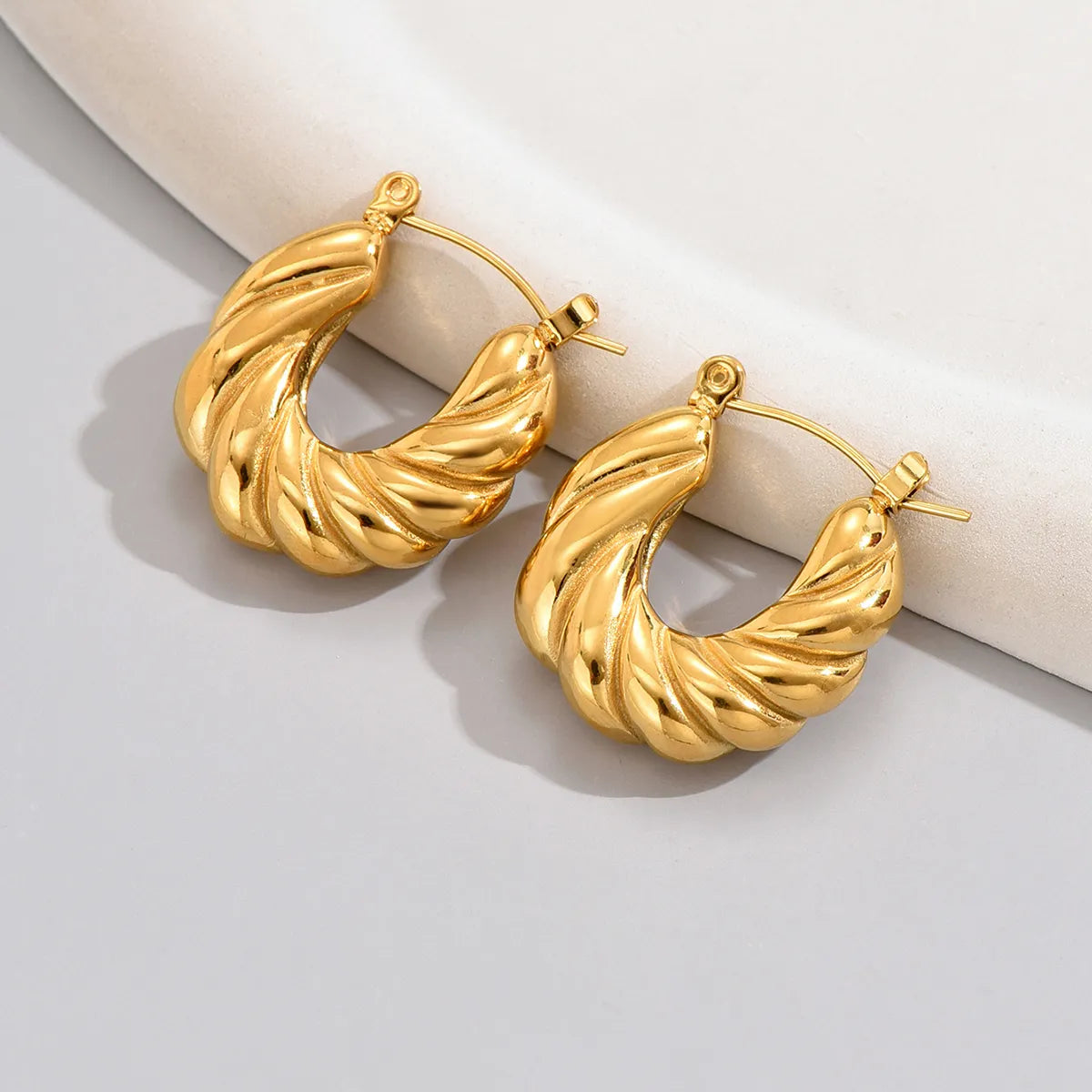 1 Pair Simple Style Classic Style Solid Color Plating Titanium Steel 18k Gold Plated Gold Plated Ear Studs