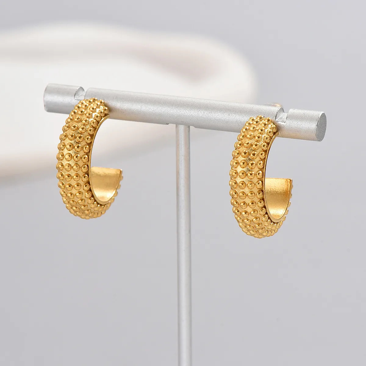 1 Pair Simple Style Classic Style Solid Color Plating Titanium Steel Titanium Steel 18k Gold Plated Gold Plated Hoop Earrings