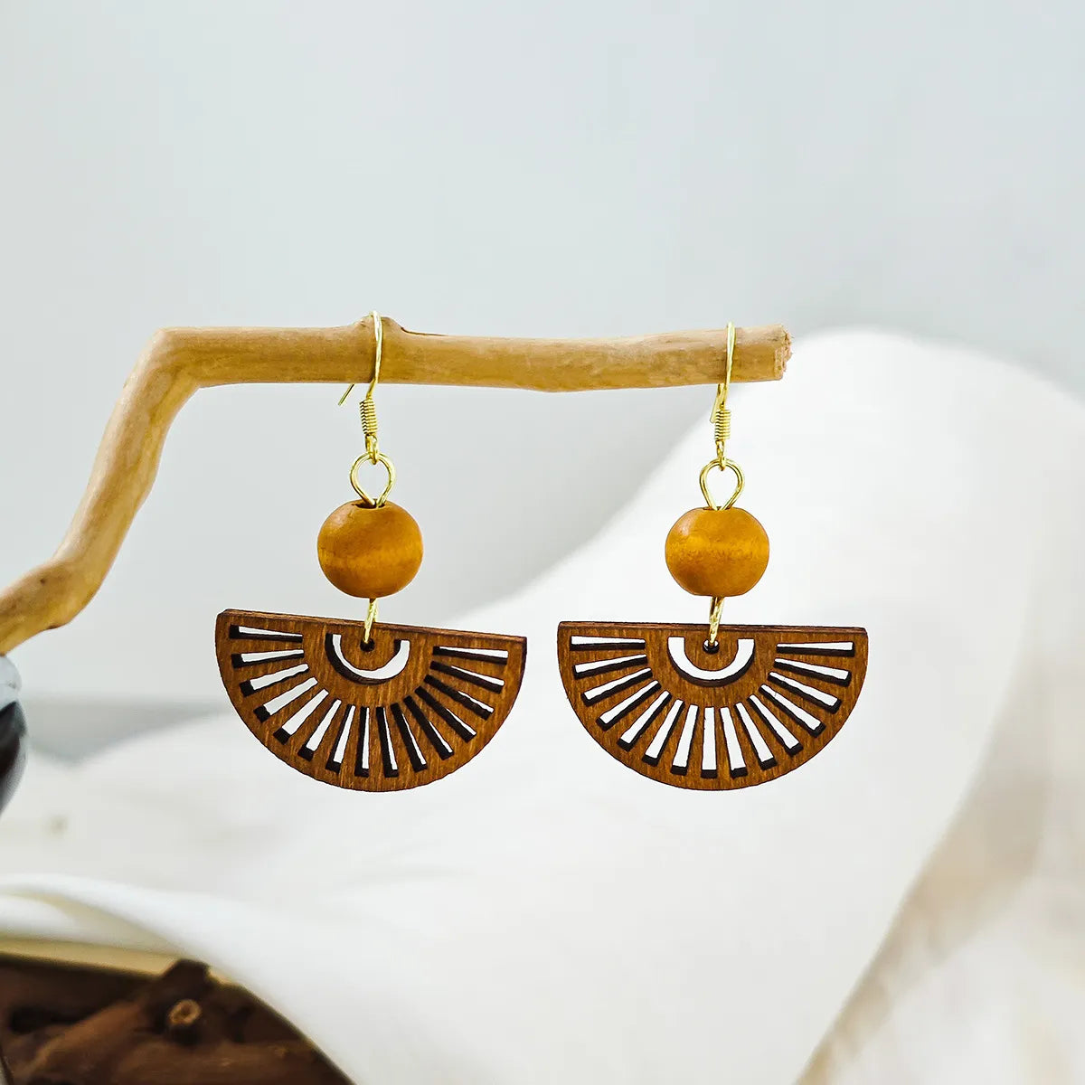 1 Pair Simple Style Classic Style Solid Color Wood Drop Earrings