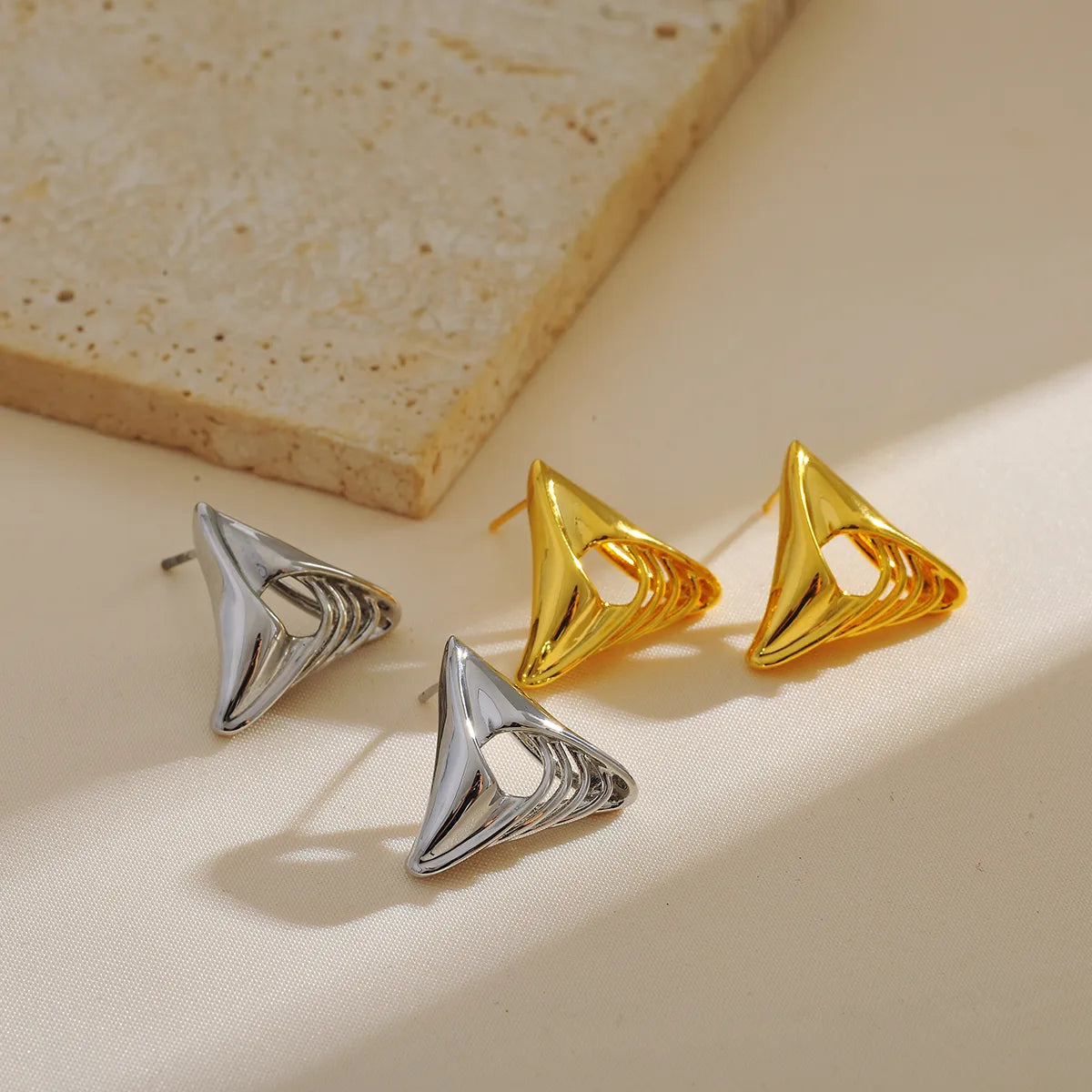 1 Pair Simple Style Classic Style Triangle Plating Copper 18K Gold Plated Ear Studs