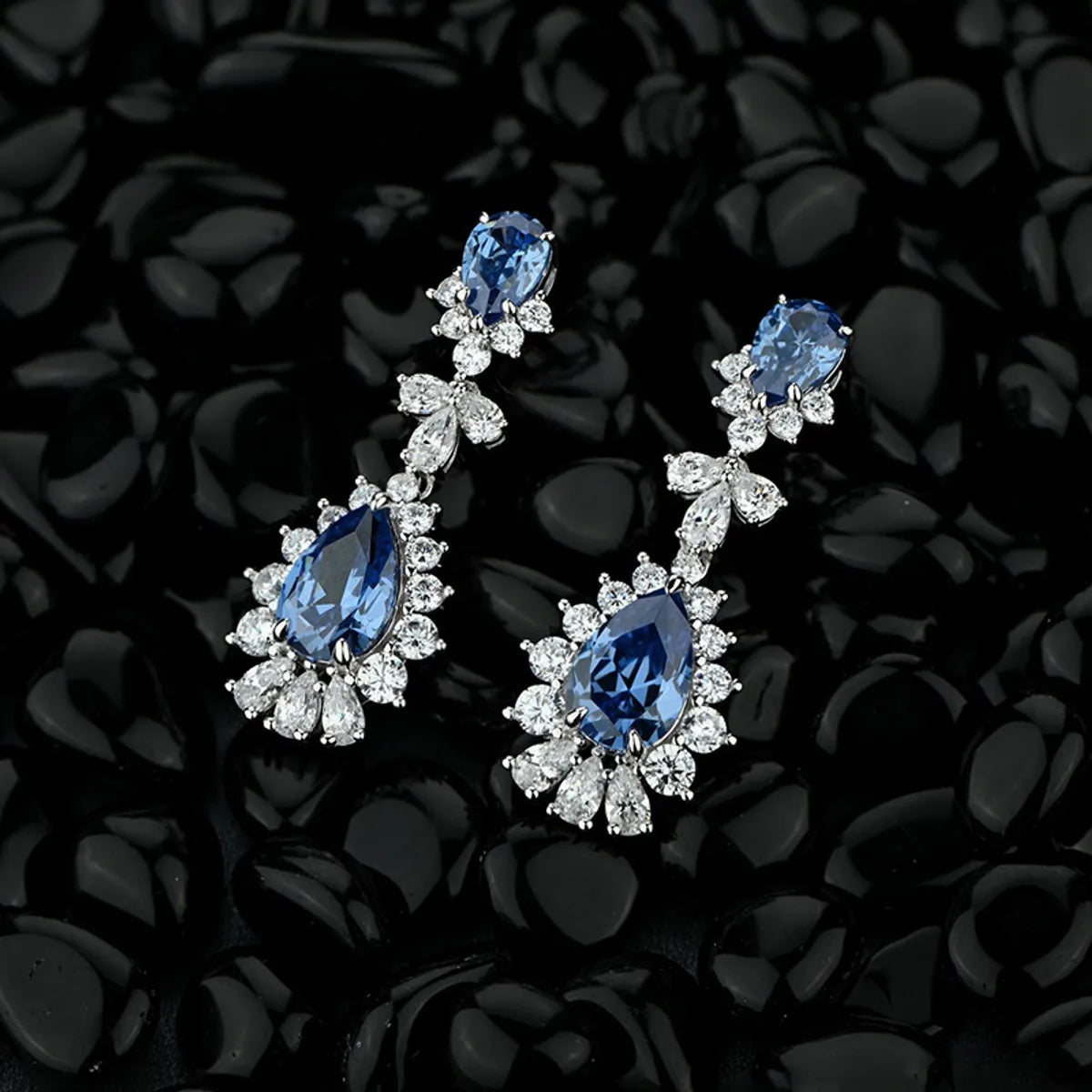 1 Pair Simple Style Classic Style Water Droplets Flower Inlay Copper Zircon Drop Earrings