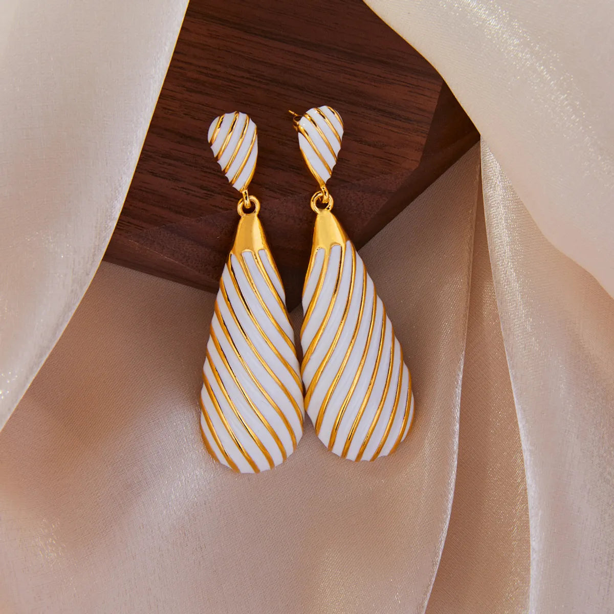 1 Pair Simple Style Classic Style Water Droplets Lines Enamel Plating 304 Stainless Steel 18K Gold Plated Drop Earrings